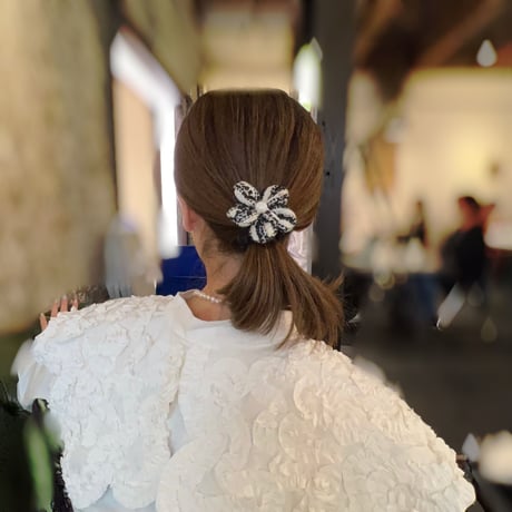 tweed flower hair gom
