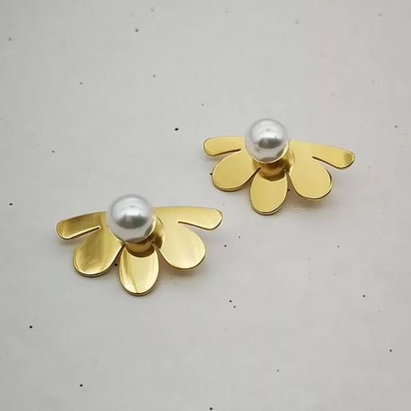 【18k】metal flower pearl  pierce