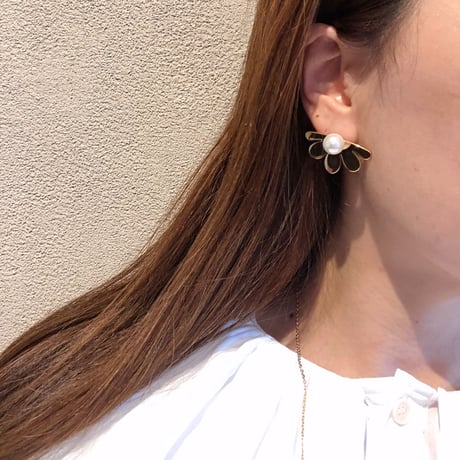 【18k】metal flower pearl  pierce