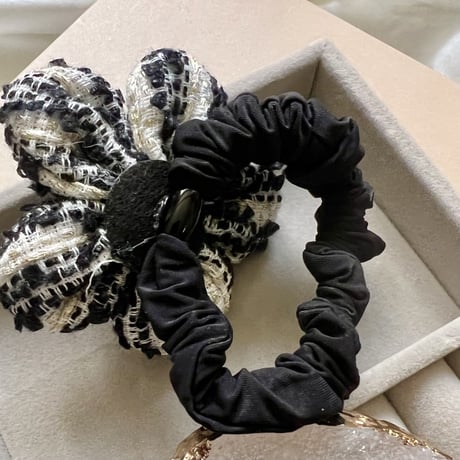 tweed flower hair gom