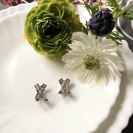 Baguette cut zirconia cross pierce
