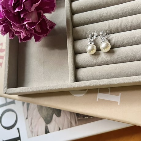 【White gold】little pearl flower pierce