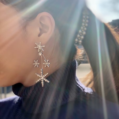 moon snow white drop pierce