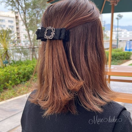 jolie banana hair clip