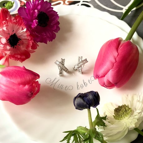 Baguette cut zirconia cross pierce