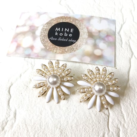flower pearl white pierce