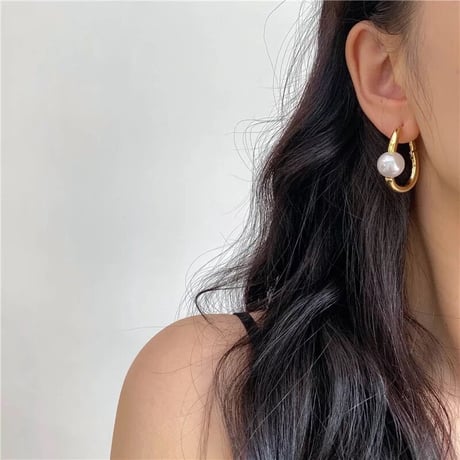 hoop in  pearl  pierce