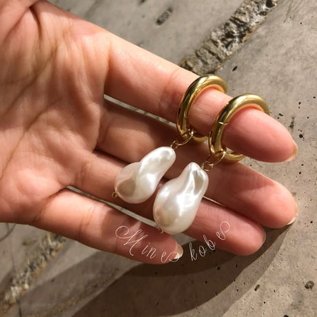 Pearl metal gold pierce