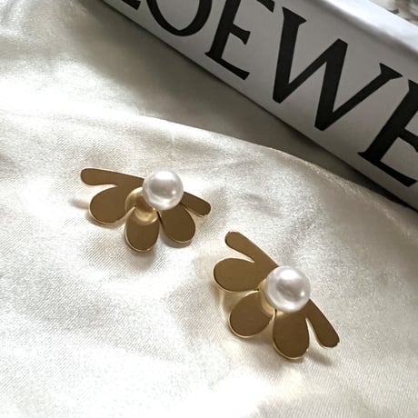 【18k】metal flower pearl  pierce