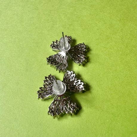 Heart flower zirconia pierce