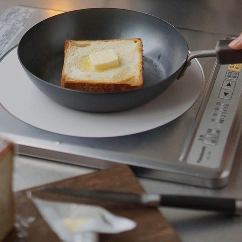 FD STYLE｜鉄のフライパン 20cm［酸化・窒化加工（OXYNIT）］ | fdstore