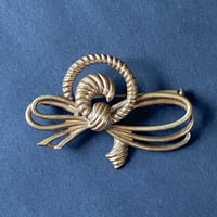 brooch/ta-25