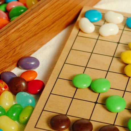 遊べるお菓子入れ「菓子木箱」