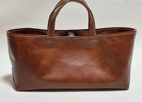 【在庫品・即納可能】ラクダ革の横長トートバッグ（茶色・Ｍ）