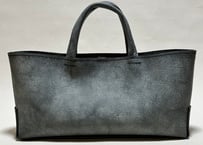 【在庫品・即納可能】イタリア製牛革のしっかり横長トートバッグ（黒色・Mサイズ）