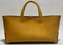 【在庫品・即納可能】イタリア製牛革のしっかり横長トートバッグ（イエロー・Mサイズ）