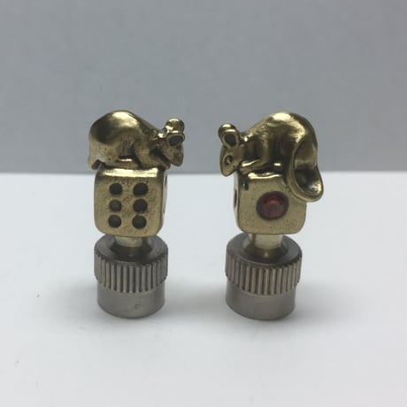◇真鍮∇石付き◇ 2個セット◇ネズミ & サイコロ バルブキャップ