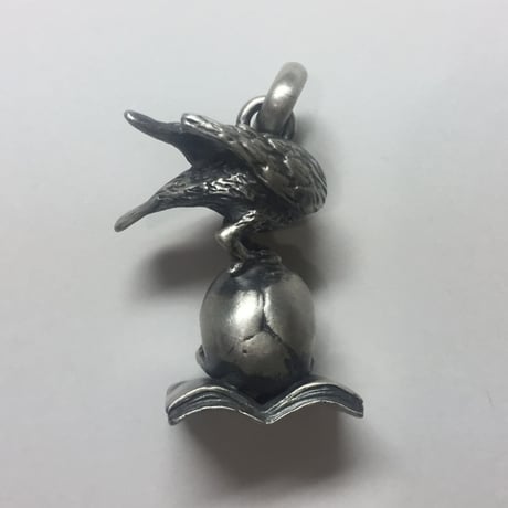◆シルバー◆ スカル オン ブック クロウ ペンダント