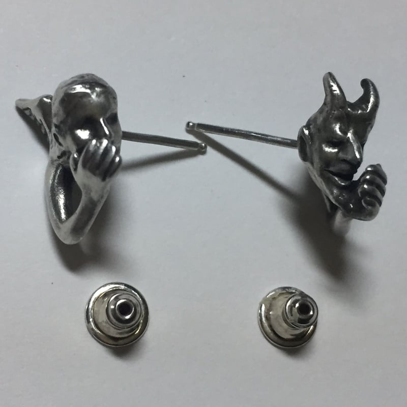 耳元で囁く悪魔と天使のピアス 耳元で囁く悪魔と天使のピアス | progressive art jewelry