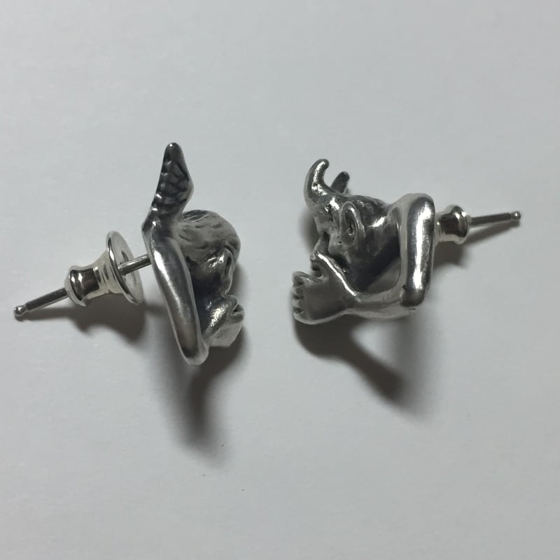 耳元で囁く悪魔と天使のピアス 耳元で囁く悪魔と天使のピアス | progressive art jewelry