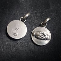 shake hands pendant