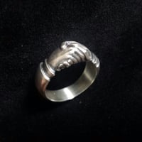 shake hands ring