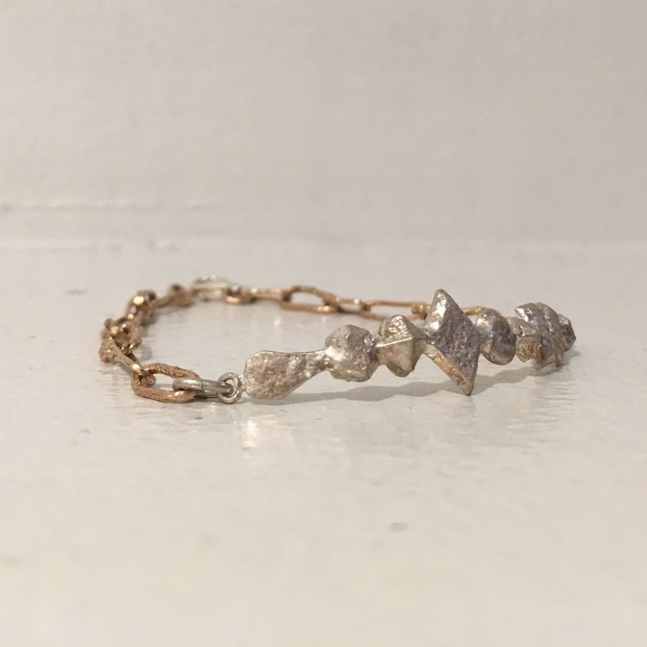 5db2857d965803685f16f603