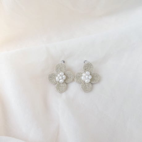 Chunky style/お花イヤーアクセサリー【gold】