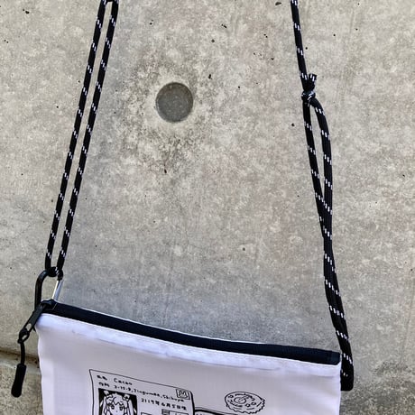 カカオの貴重品サコッシュ　ブラック