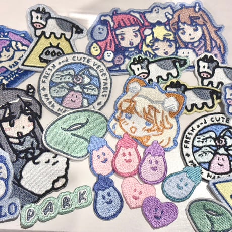 PARKオリジナル　刺繍ワッペン　双子ナス　HELLO