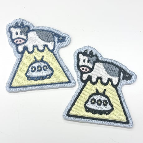 PARKオリジナル　刺繍ワッペン　うしの逆襲