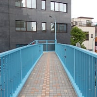 王子本町横断歩道橋