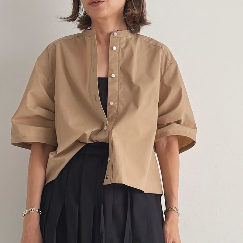 HER. ギザータックスリーブブラウス　ベージュ　新品　完売品 HER. ギザータックスリーブブラウス ベージュ 新品 完売品 HER