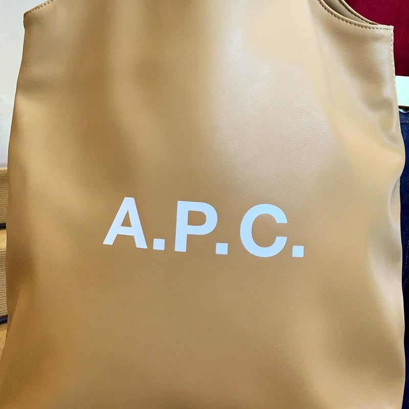A.P.C. Ninon スモールトートバッグ | OUI FOYER オンラインショップ A.P.C. Ninon スモールトートバッグ | OUI FOYER オンラインショップ