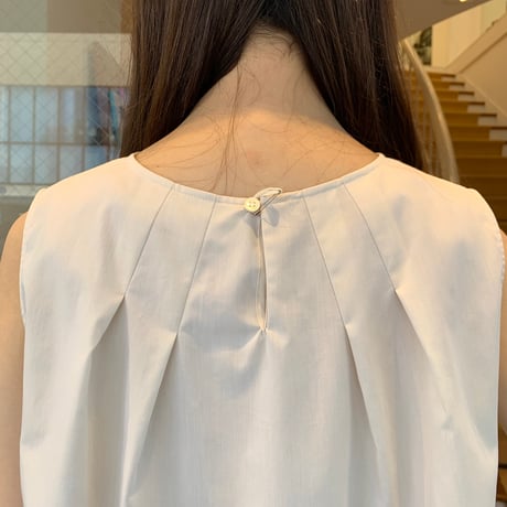 Manna フロントバルーンスリーブレストップ