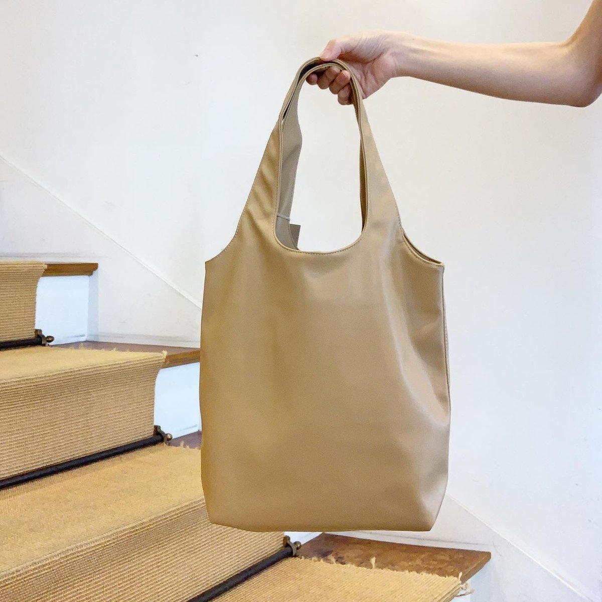 A.P.C.■NINON スモール トートバッグ Ninon スモールトートバッグ｜バッグ｜A.P.C. | アーペーセー