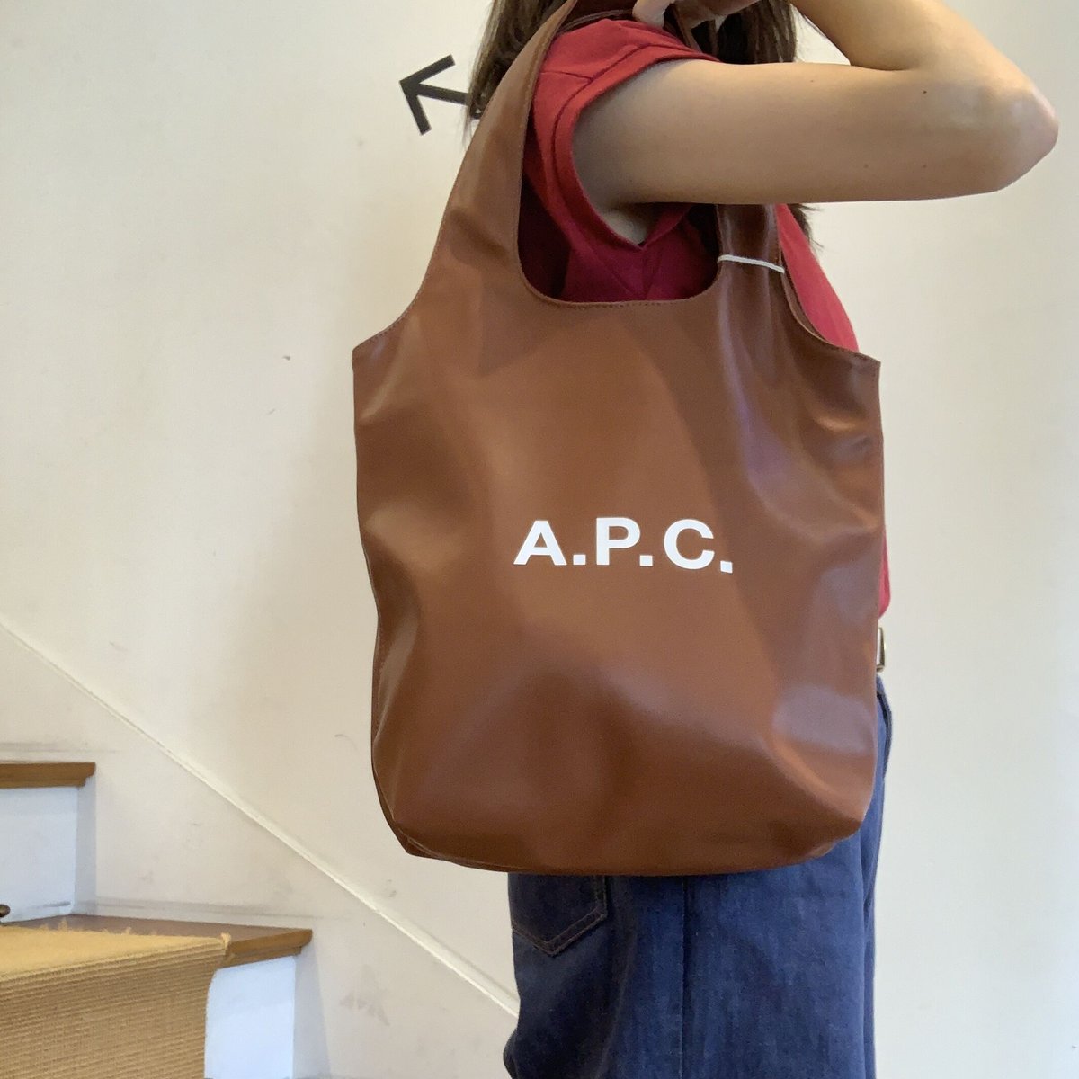 A.P.C. Ninon スモールトートバッグ | OUI FOYER オンラインショップ