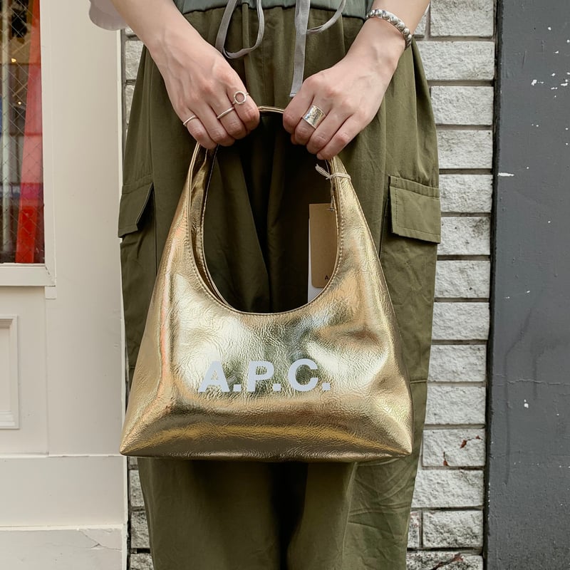 A.P.C. BABY NINON ミニバッグゴールド | OUI FOYER オンラインショップ