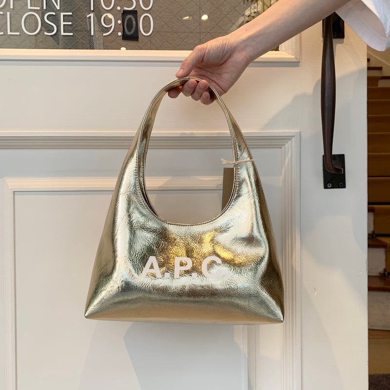 A.P.C. BABY NINON ミニバッグゴールド | OUI FOYER オンラインショップ