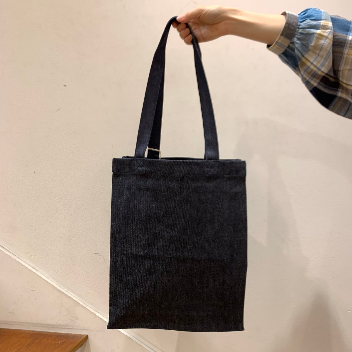 A.P.C. LOU TOURNE DISQUEトートバッグ | OUI FOYER オンライ