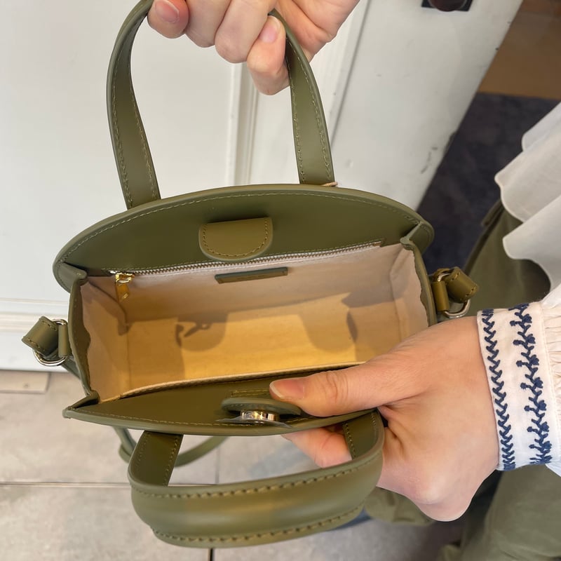 A.P.C. Demi-Lune スモールトートバッグ | OUI FOYER オンライン