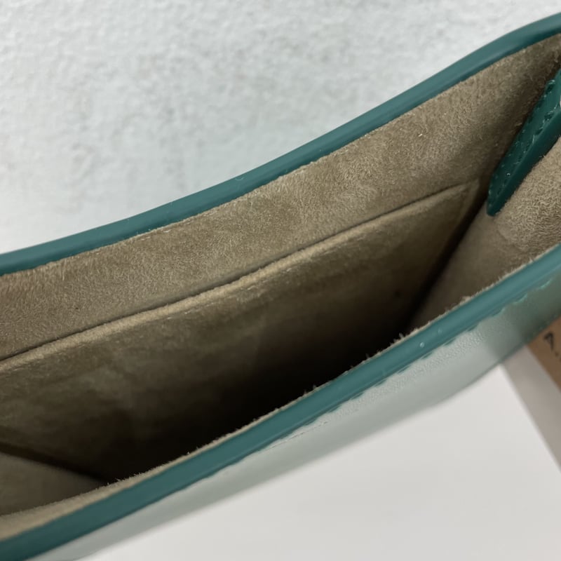 【値下げ】A.P.C. ジェイミー　ネックポーチ　グリーン A.P.C. ネックポーチ Jamie | OUI FOYER オンラインショップ