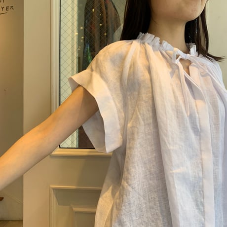 De bon coer フレンチリネンギャザーブラウス