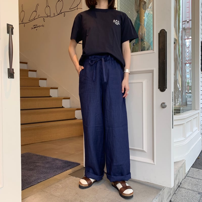 APC ハイネック刺繍ロゴTシャツ A.P.C. 刺繍ロゴTシャツネイビー | OUI FOYER オンラインショップ
