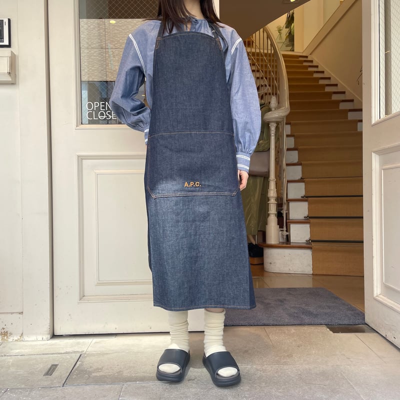 A.P.C. インディゴエプロン | OUI FOYER オンラインショップ