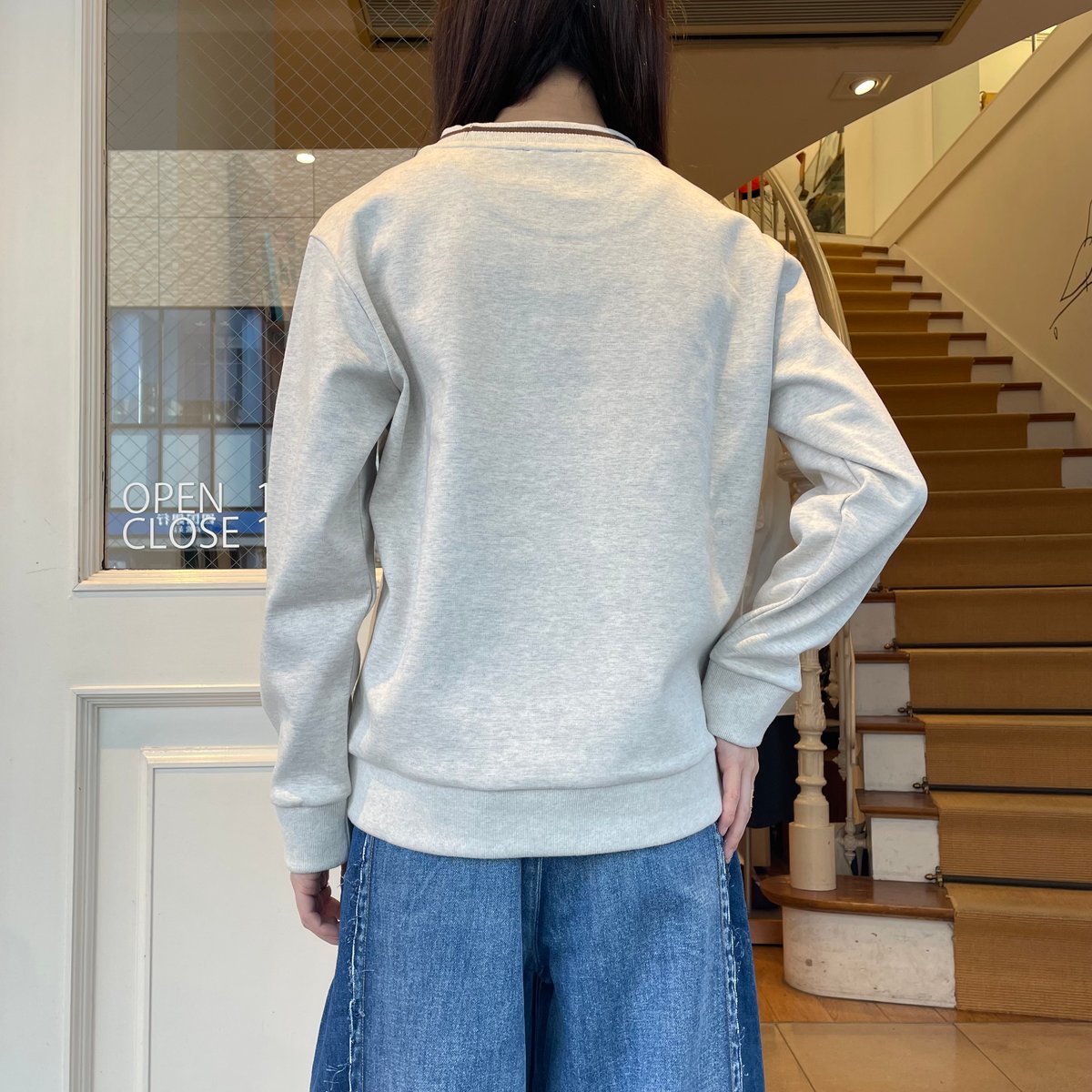 A.P.C. EARLスウェットシャツ | OUI FOYER オンラインショップ A.P.C. EARLスウェットシャツ | OUI FOYER オンラインショップ