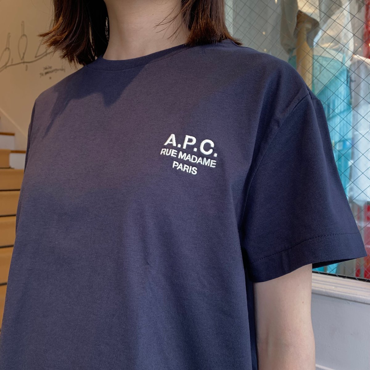A.P.C. 刺繍ロゴTシャツネイビー | OUI FOYER オンラインショップ