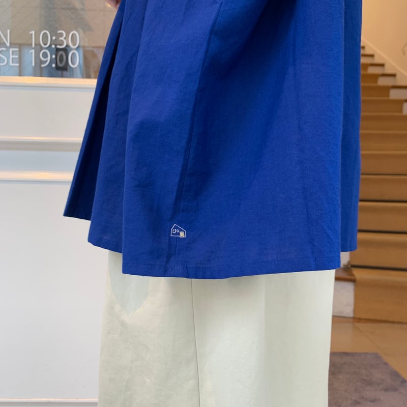 希少✨美品【ヌキテパ】コットン100%フレンチスリーブギャザーブラウス ブルー HUIS. コットンリネンフレンチスリーブギャザーブラウス | OUI