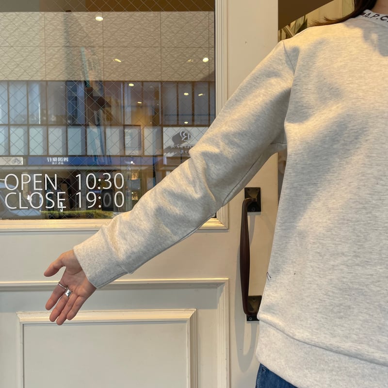 A.P.C. EARLスウェットシャツ | OUI FOYER オンラインショップ A.P.C. EARLスウェットシャツ | OUI FOYER オンラインショップ
