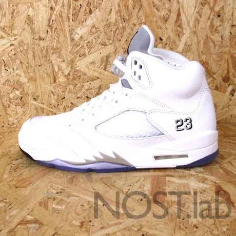 ナイキ エアジョーダン5 レトロ  - NIKE AIR JORDAN 5 RETRO WHITE/METALLIC SILVER-BLACK (136027-130)
